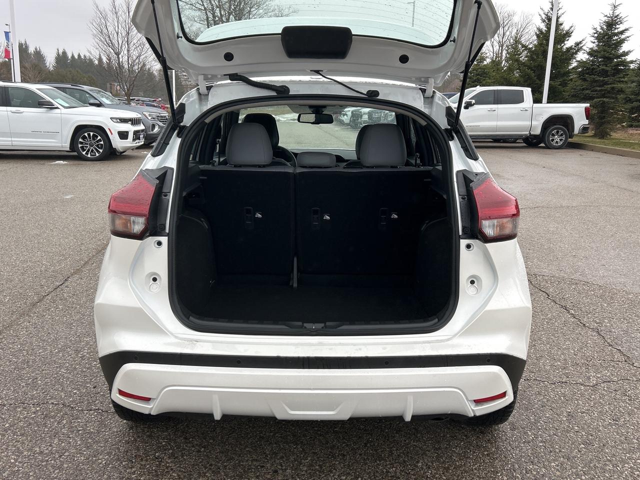 2024 Nissan Kicks SR FWD   Leather   Heated Seats & Steering Wheel Photo