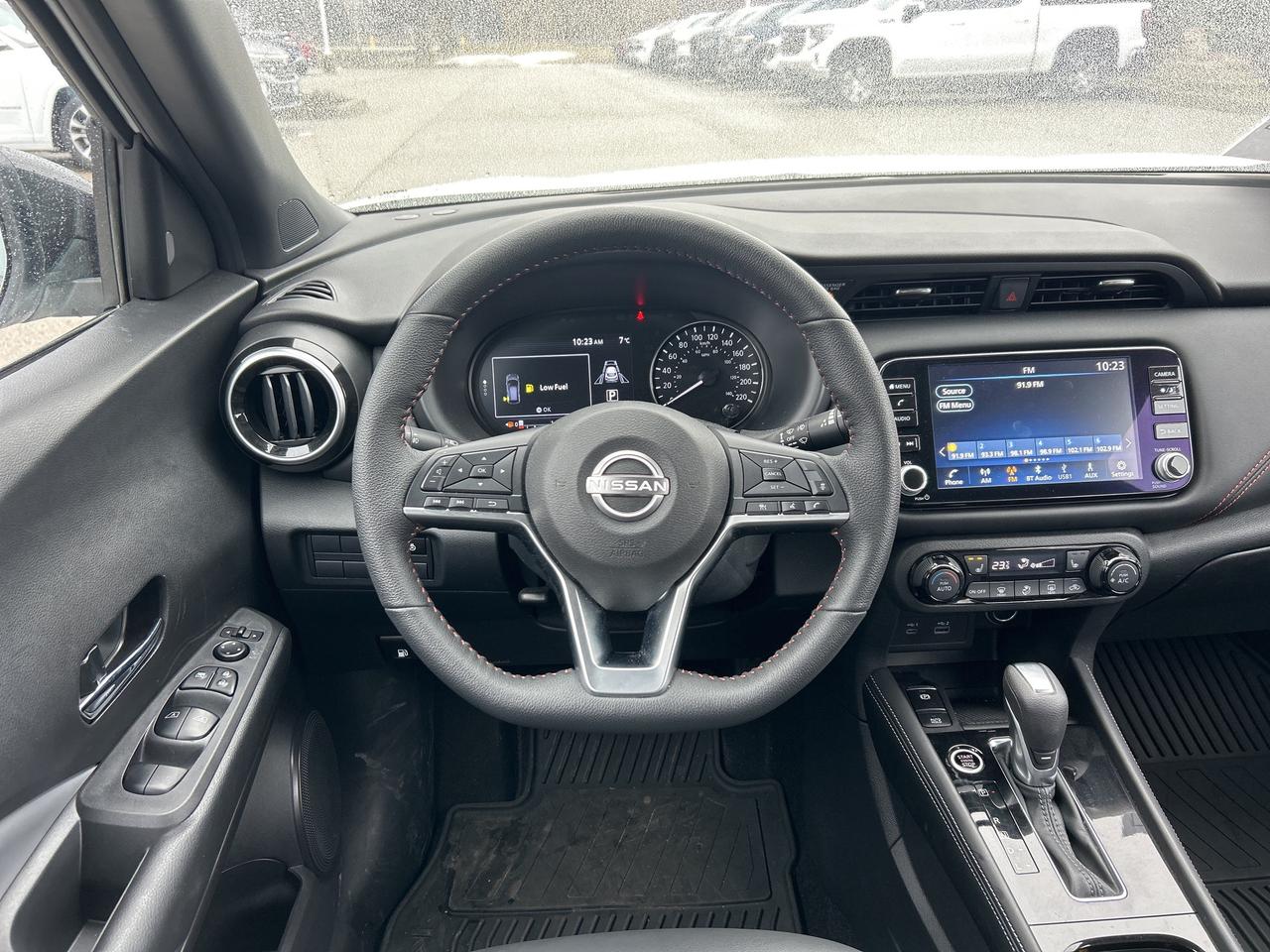 2024 Nissan Kicks SR FWD   Leather   Heated Seats & Steering Wheel Photo