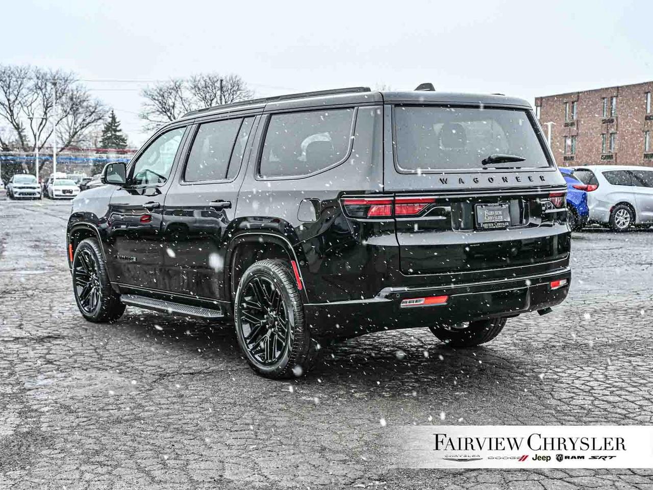 2025 Jeep Wagoneer Series II Carbide TRI PANO ROOF   REAR DVD   22 RI Photo