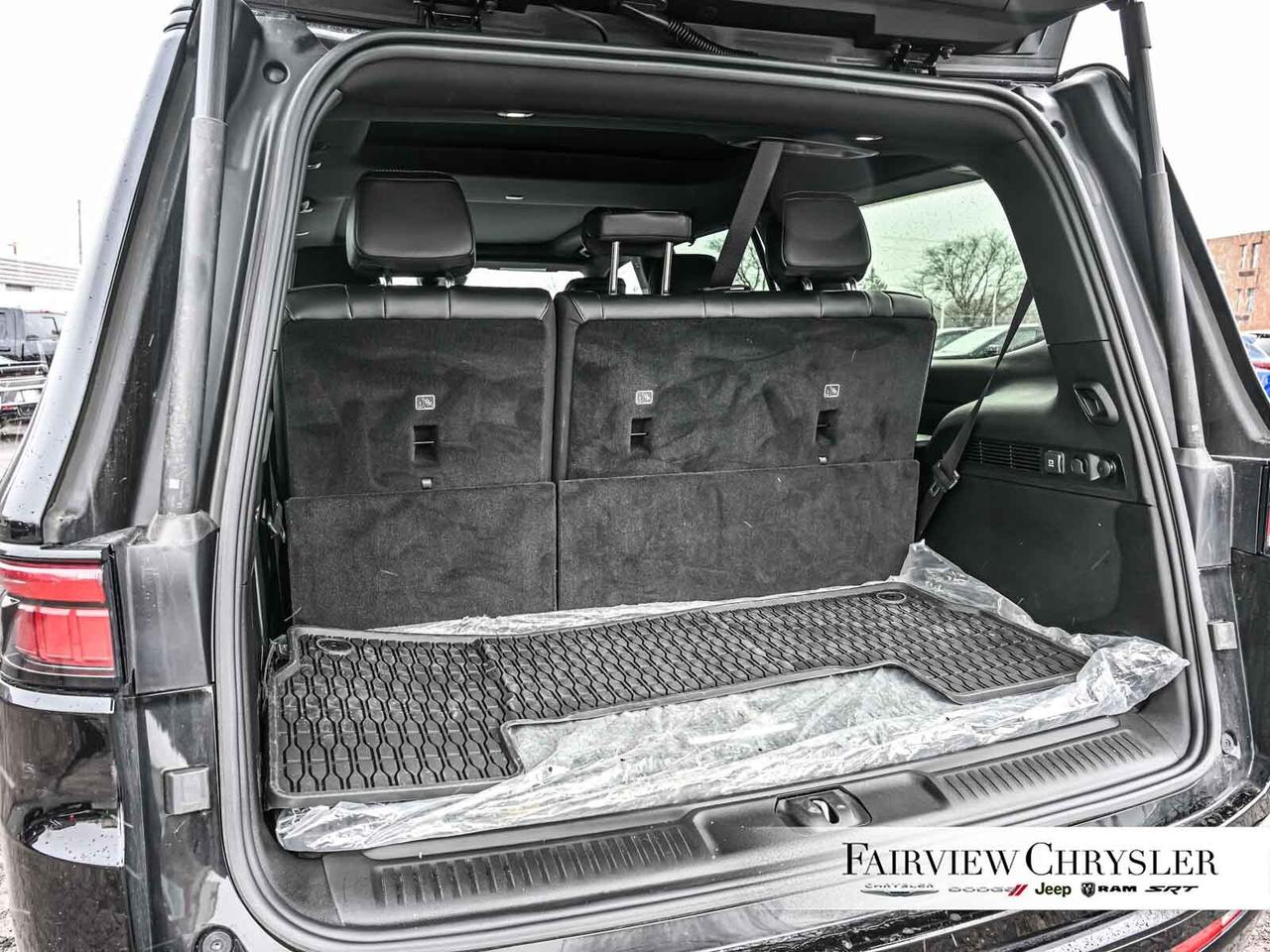 2025 Jeep Wagoneer Series II Carbide TRI PANO ROOF   REAR DVD   22 RI Photo