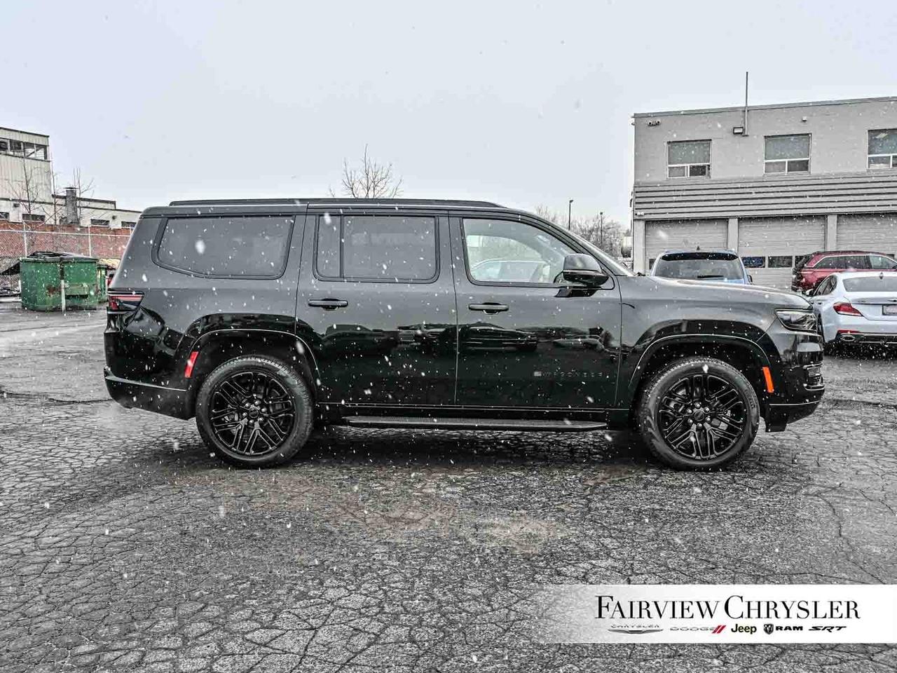 2025 Jeep Wagoneer Series II Carbide TRI PANO ROOF   REAR DVD   22 RI Photo