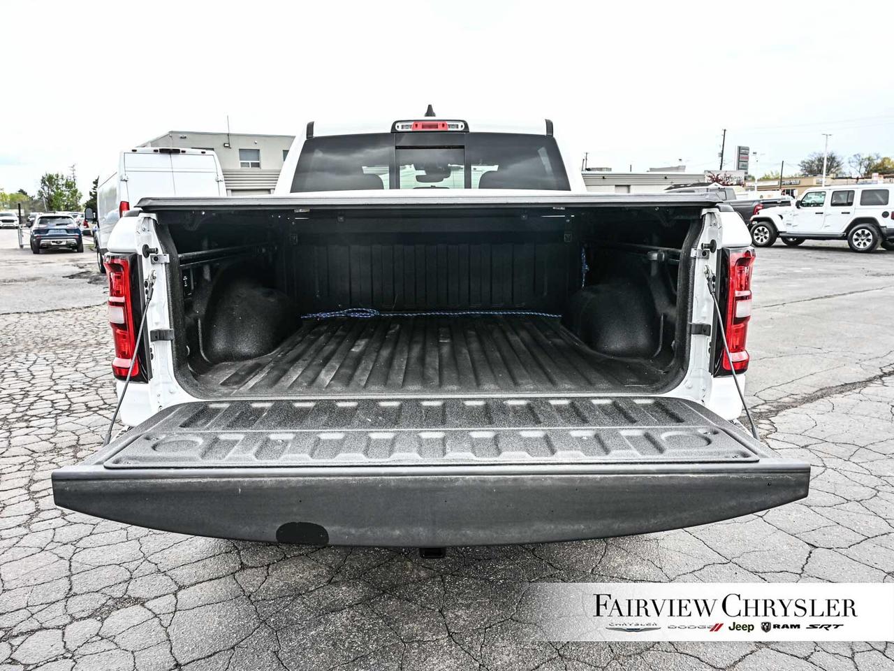 2025 RAM 1500 Big Horn NIGHT EDITION   CARPLAY   HEATED SEATS Photo