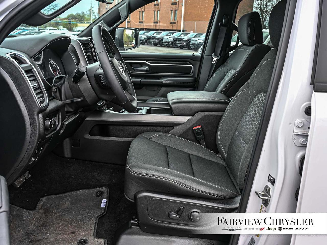 2025 RAM 1500 Big Horn NIGHT EDITION   CARPLAY   HEATED SEATS Photo