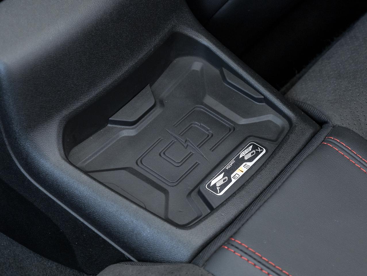 2023 Chevrolet Camaro ZL1, 650HP, MANUAL!!, 6.2L SUPERCHARGED V8 Photo