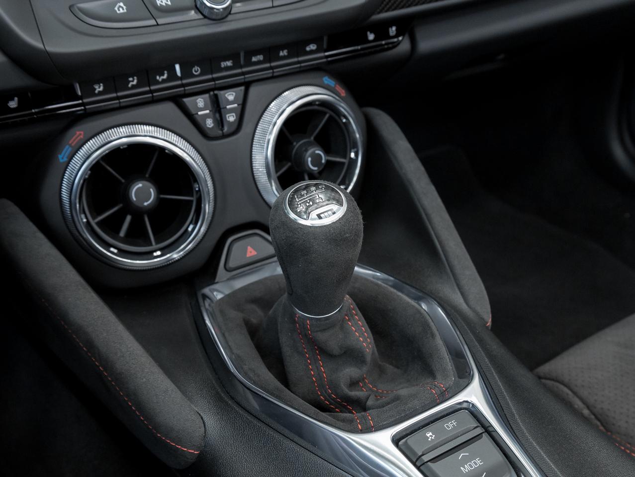 2023 Chevrolet Camaro ZL1, 650HP, MANUAL!!, 6.2L SUPERCHARGED V8 Photo