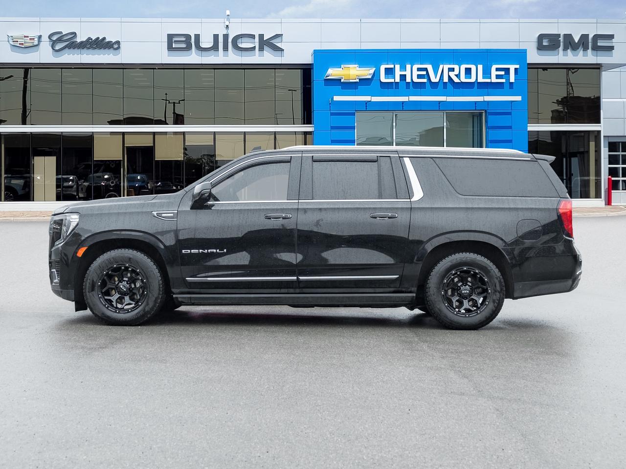 2023 GMC Yukon XL ULTIMATE   RARE Diesel   Super Cruise   Air Ride Photo