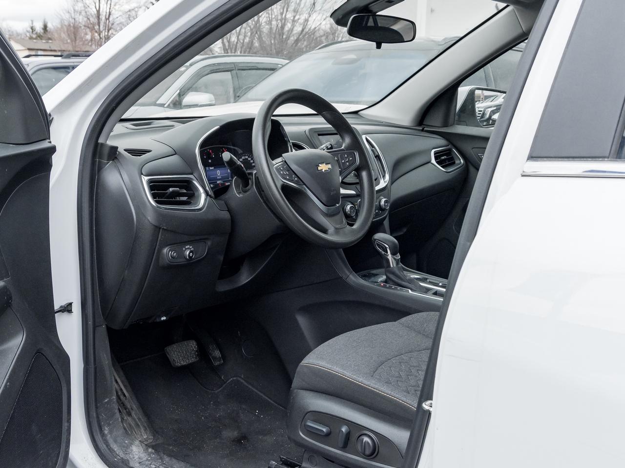 2022 Chevrolet Equinox FWD 4DR LT W-1LT Photo