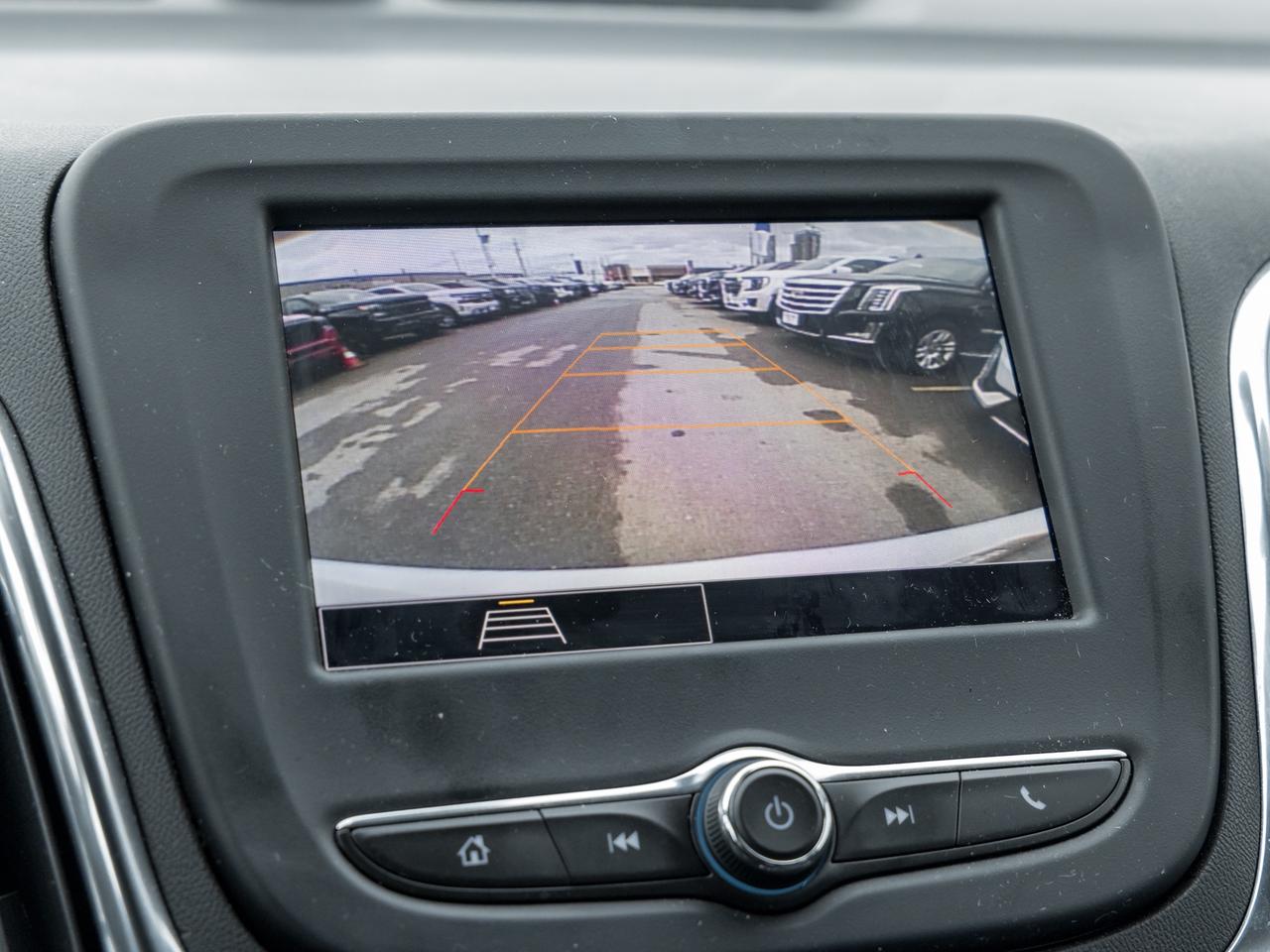 2022 Chevrolet Equinox FWD 4DR LT W-1LT Photo