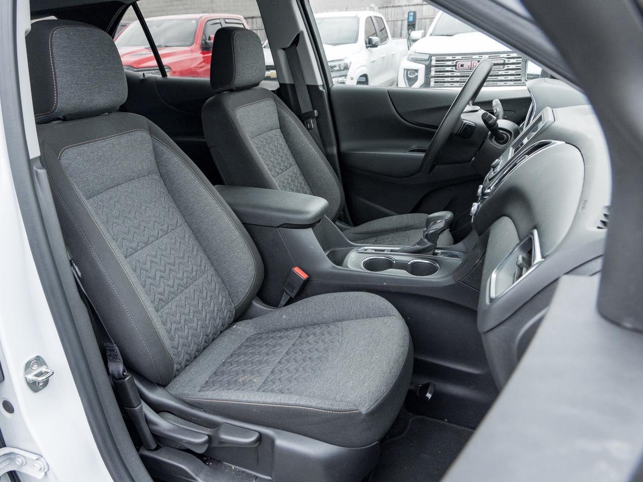 2022 Chevrolet Equinox FWD 4DR LT W-1LT Photo