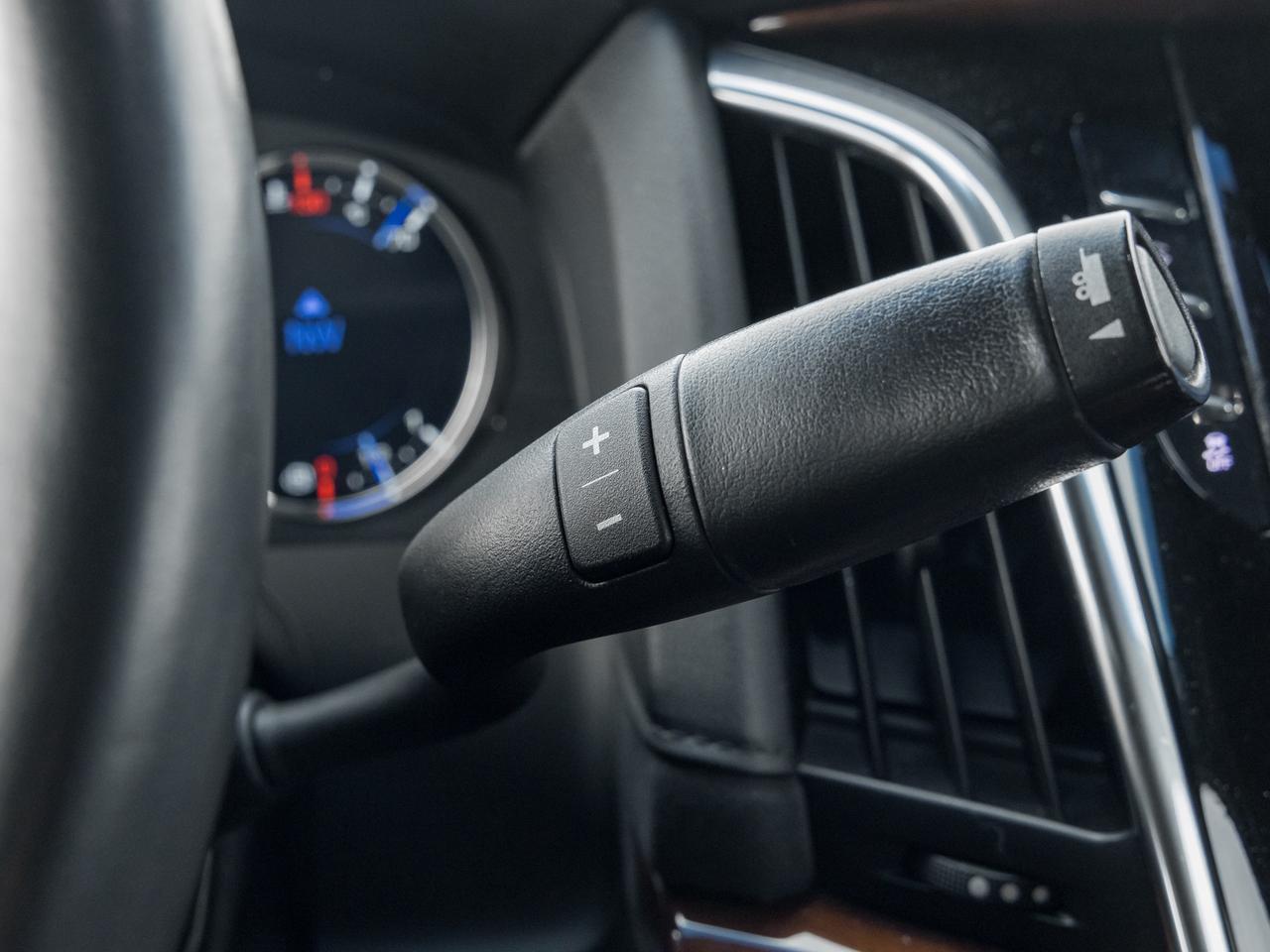 2018 Cadillac Escalade 4WD 4dr Luxury Photo