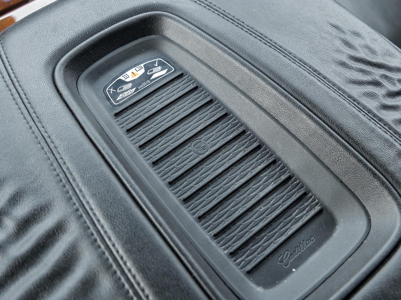 2018 Cadillac Escalade 4WD 4dr Luxury Photo