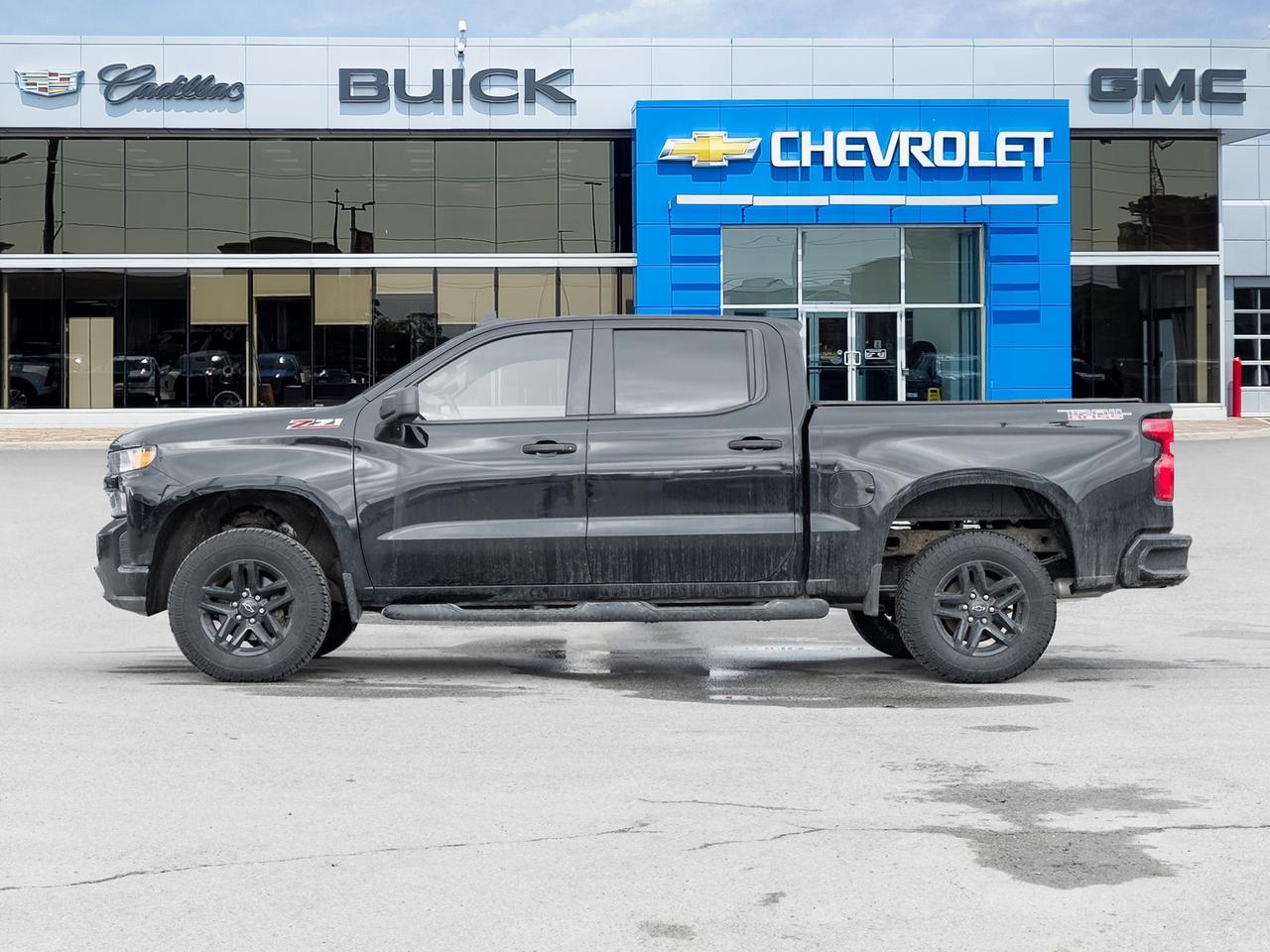 2021 Chevrolet Silverado 1500 4WD Crew Cab 147  Custom Trail Boss Photo3