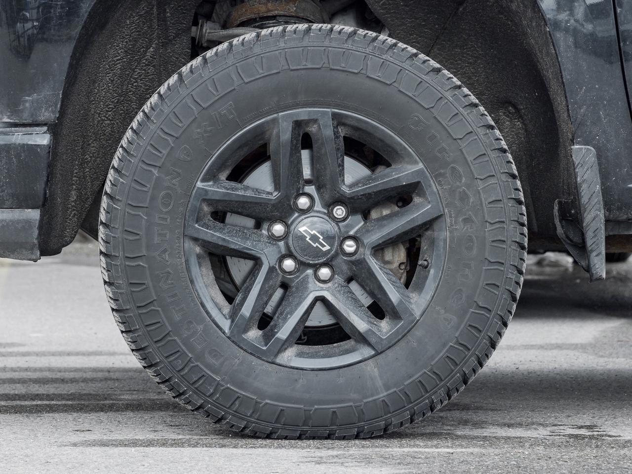 2021 Chevrolet Silverado 1500 4WD Crew Cab 147  Custom Trail Boss Photo