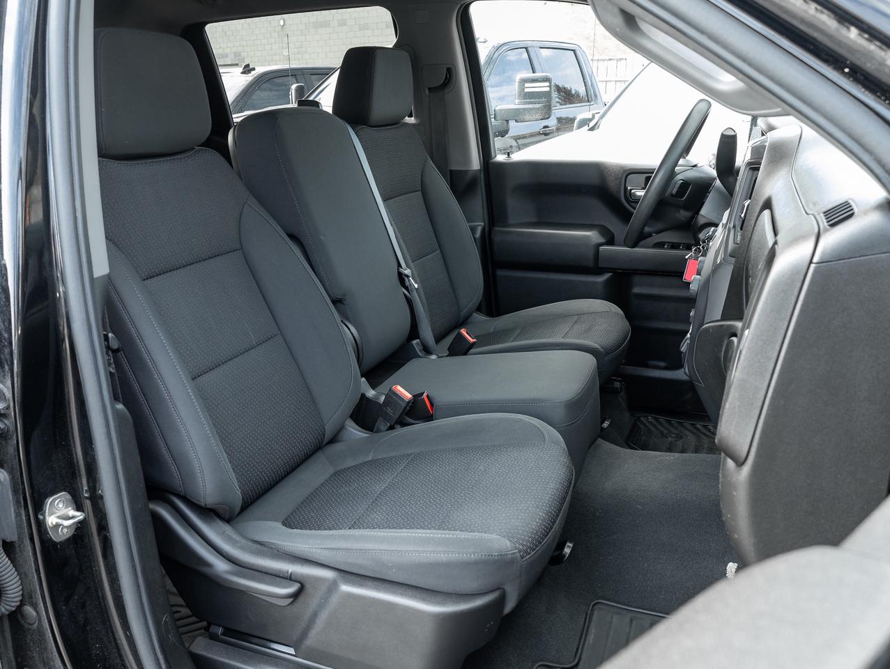 2021 Chevrolet Silverado 1500 4WD Crew Cab 147  Custom Trail Boss Photo