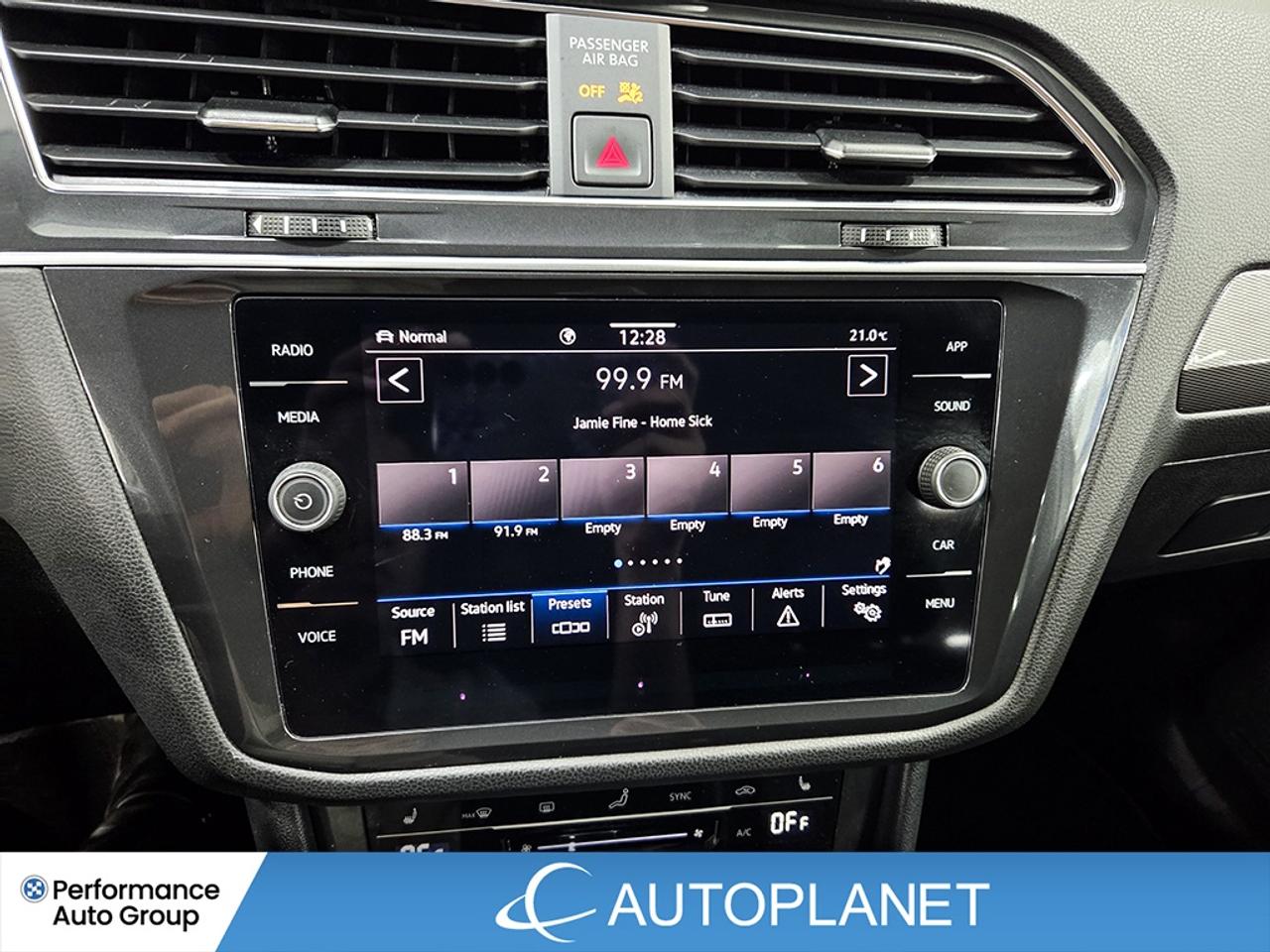 2022 Volkswagen Tiguan Comfortline AWD, Heated Seats, New Brakes! Photo