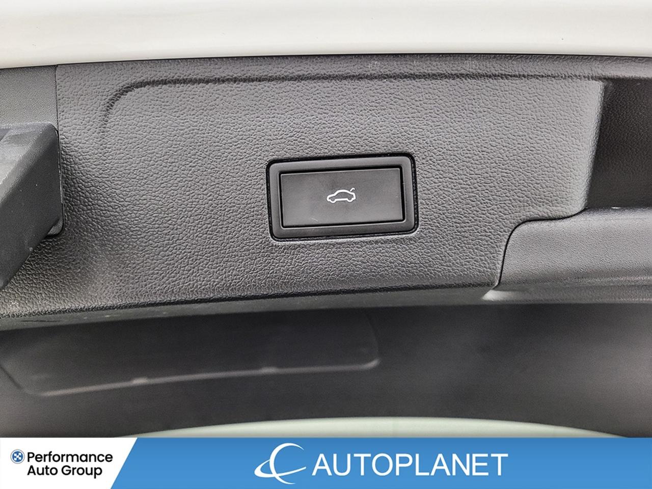 2025 Volkswagen Atlas Cross Sport Comfortline AWD, Apple CarPlay, Heated Seats! Photo