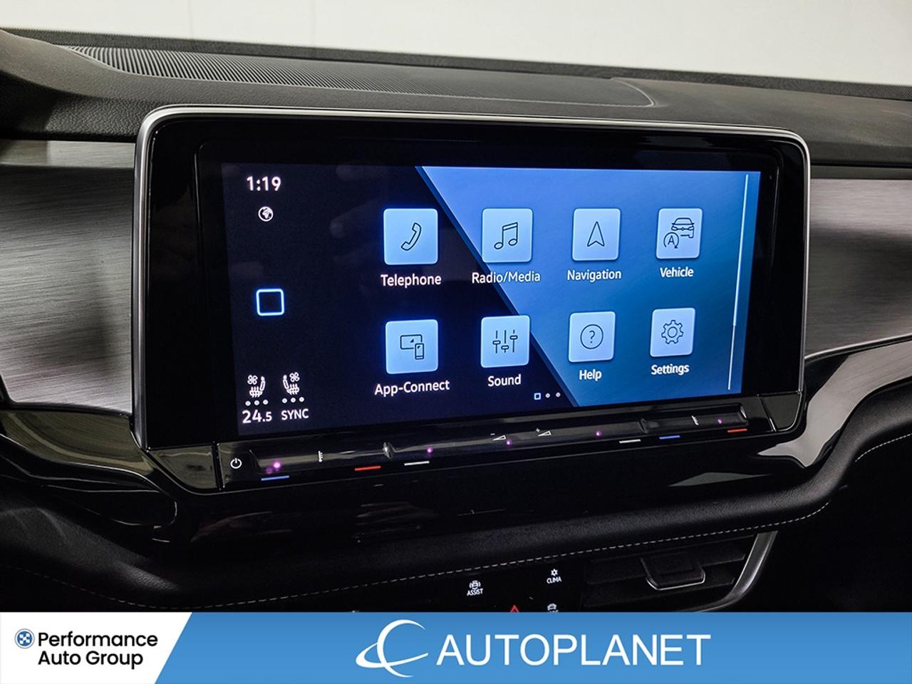 2025 Volkswagen Atlas Cross Sport Comfortline AWD, Apple CarPlay, Heated Seats! Photo