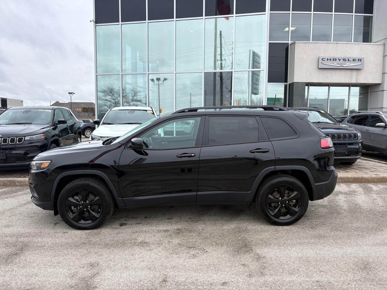 2022 Jeep Cherokee Altitude 4dr 4x4 Photo2