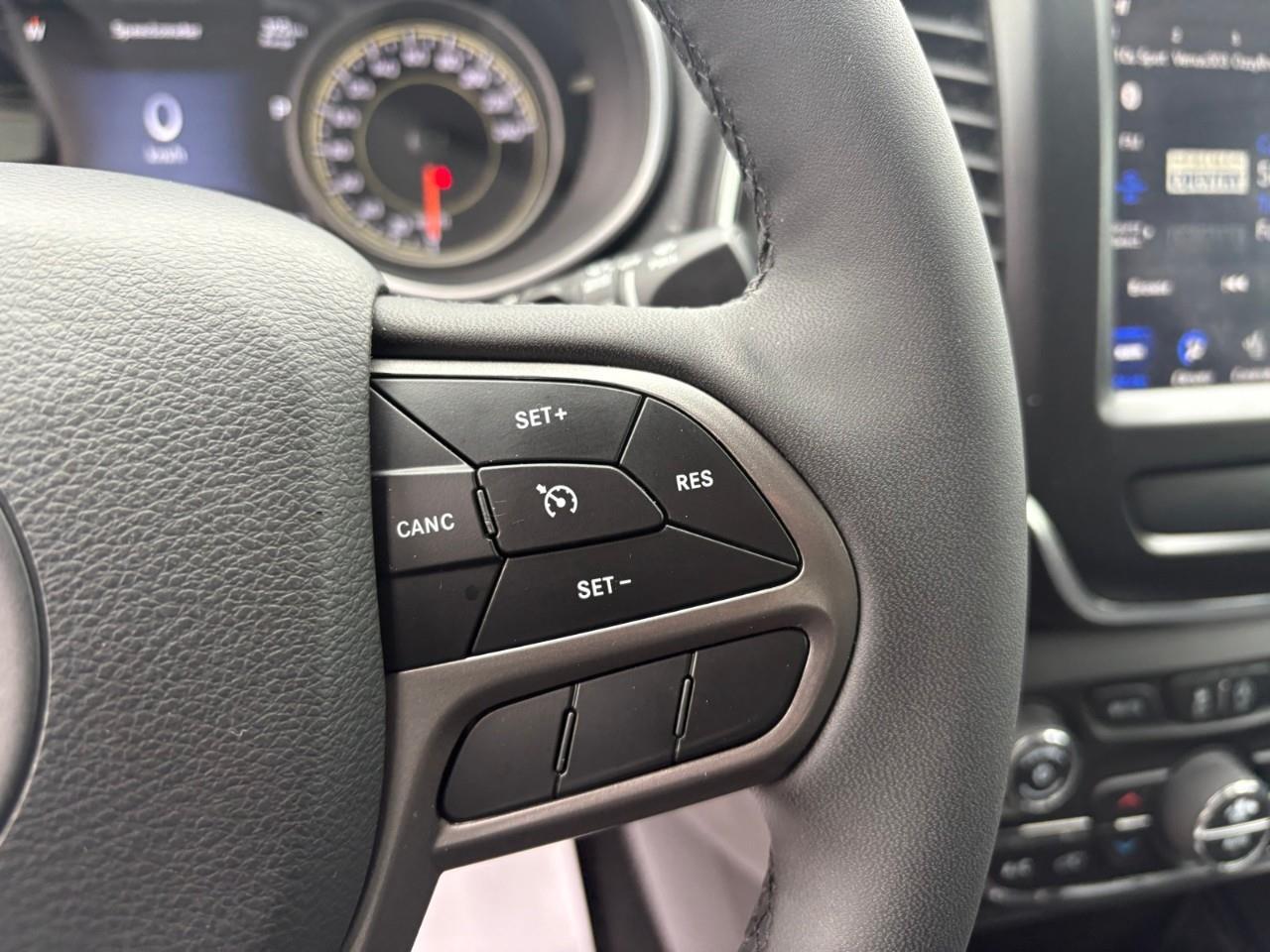 2022 Jeep Cherokee Altitude 4dr 4x4 Photo