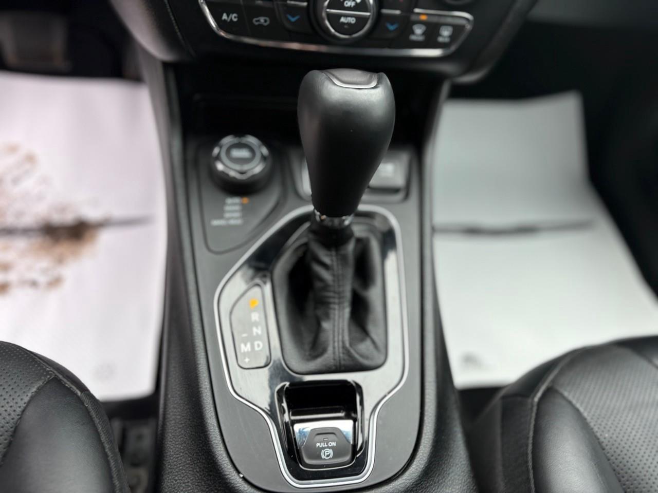 2022 Jeep Cherokee Altitude 4dr 4x4 Photo