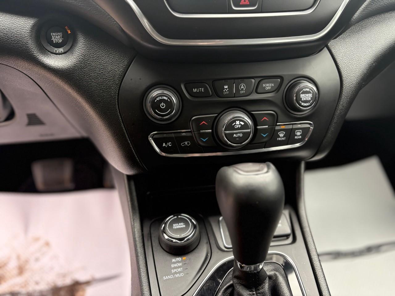 2022 Jeep Cherokee Altitude 4dr 4x4 Photo