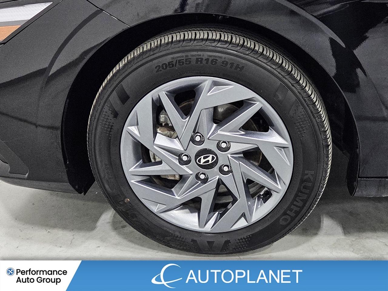 2024 Hyundai Elantra Preferred, Back Up Cam, Heated Seats, Bluetooth! Photo