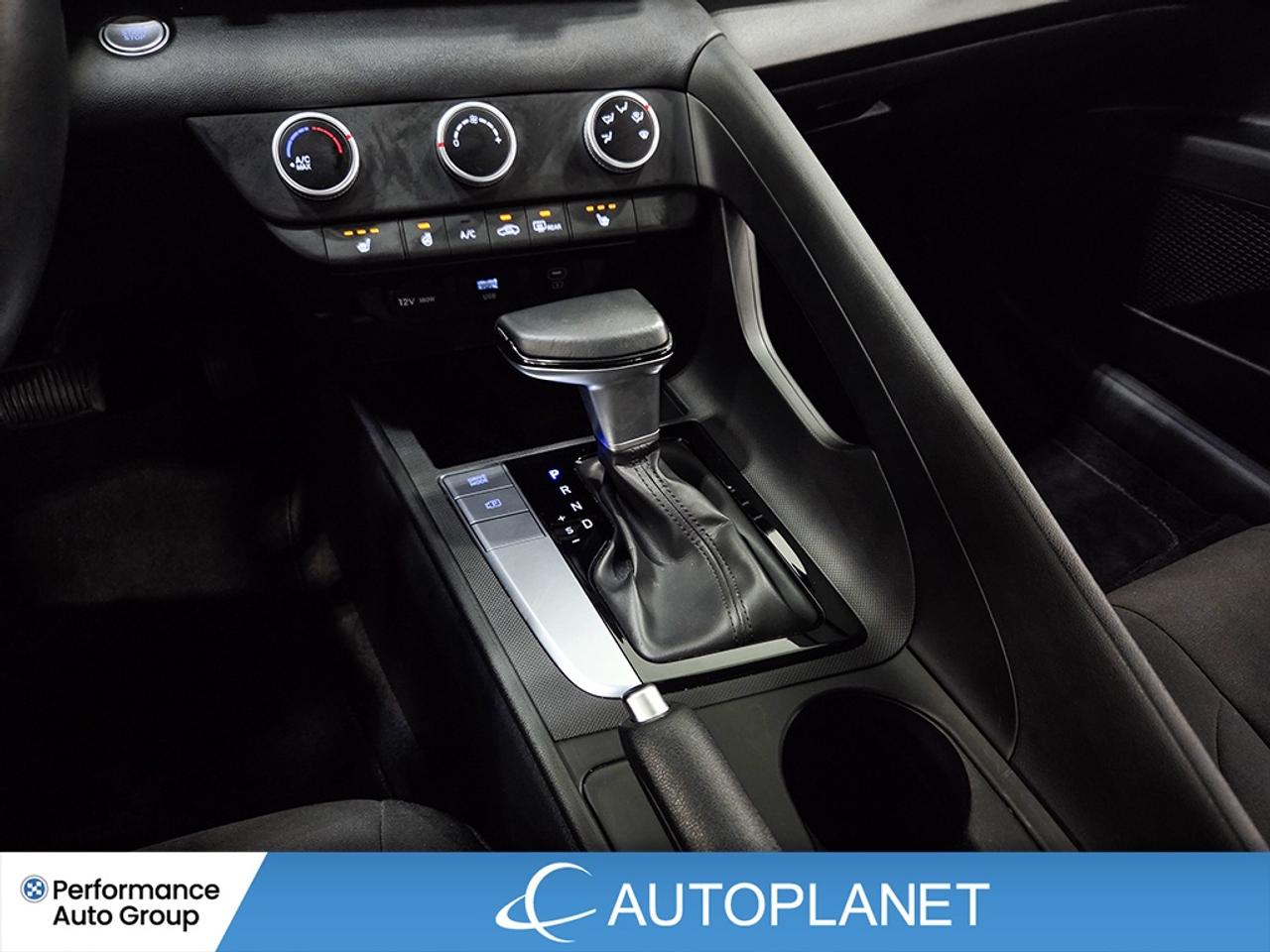 2024 Hyundai Elantra Preferred, Back Up Cam, Heated Seats, Bluetooth! Photo