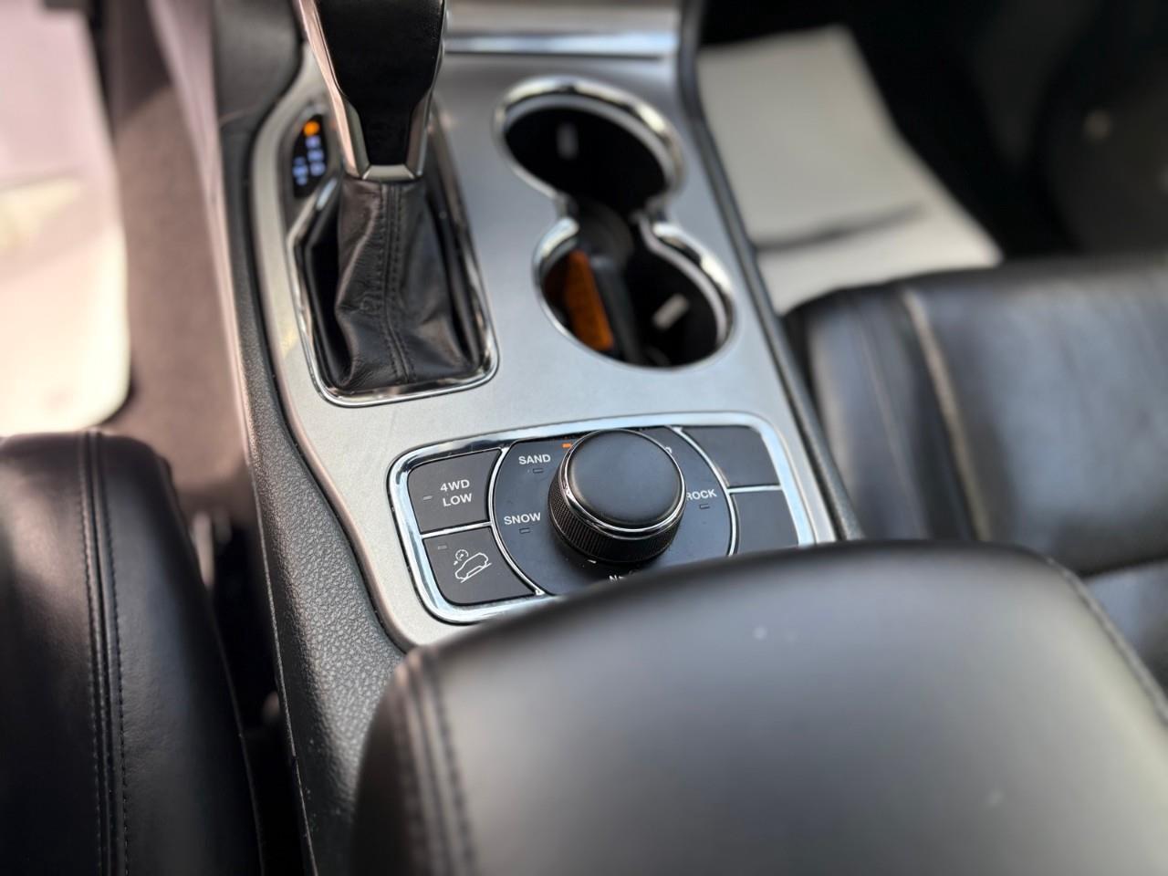 2020 Jeep Grand Cherokee Limited 4dr 4x4 Photo3