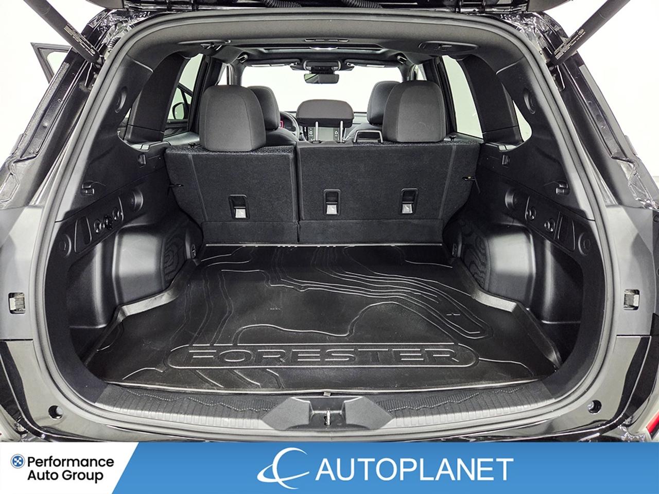 2025 Subaru Forester Touring AWD, Back Up Cam, Sunroof, Apple CarPlay! Photo