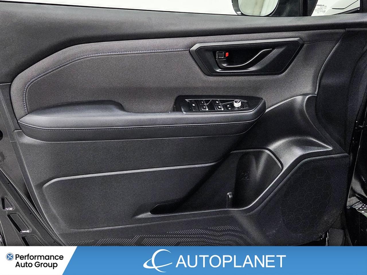 2025 Subaru Forester Touring AWD, Back Up Cam, Sunroof, Apple CarPlay! Photo