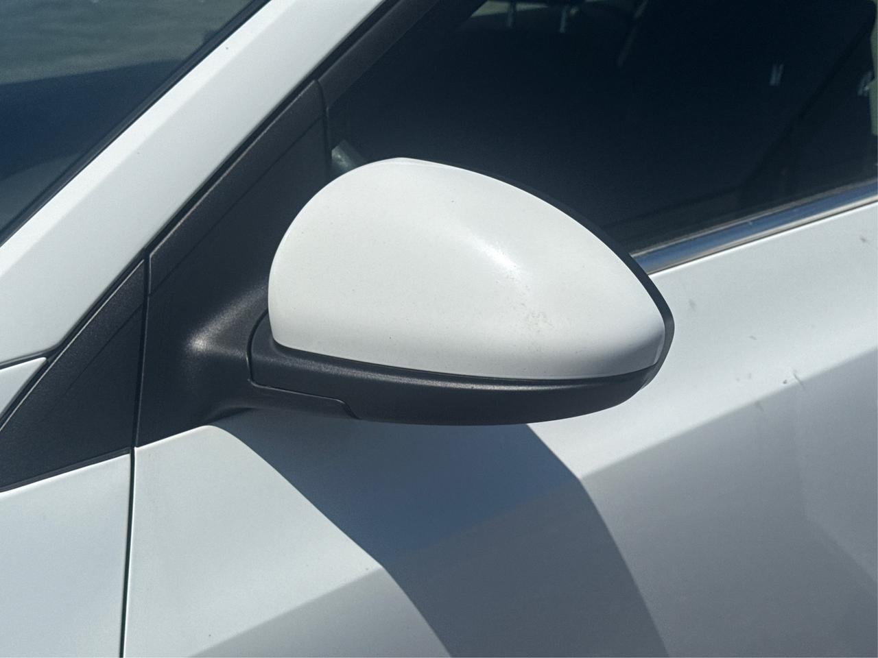 2015 Chevrolet Cruze CERTIFIED CLEAN CAR WE FINANCE ALL CREDIT Photo
