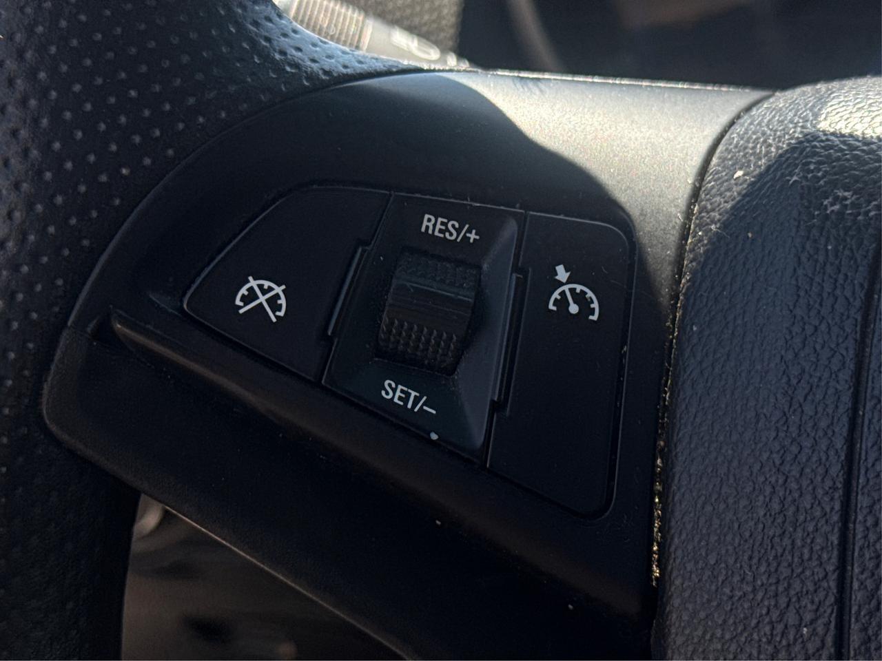 2015 Chevrolet Cruze CERTIFIED CLEAN CAR WE FINANCE ALL CREDIT Photo