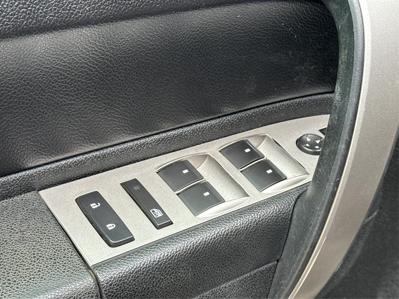 2010 GMC Sierra 1500 4WD SLE  4WD  WE FINANCE ALL CREDIT Photo