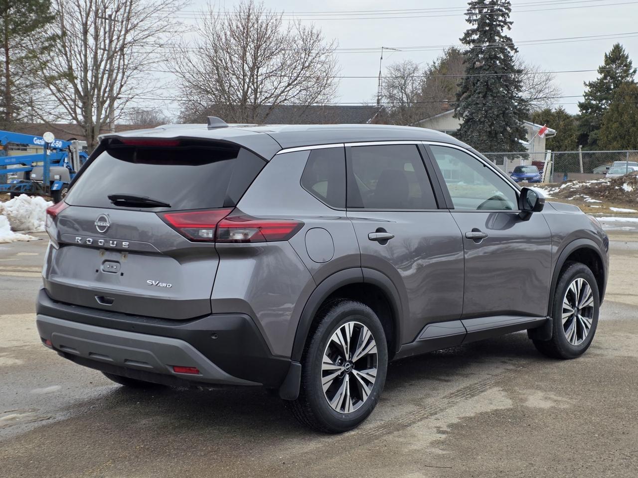 2023 Nissan Rogue SV Moonroof AWD Photo4