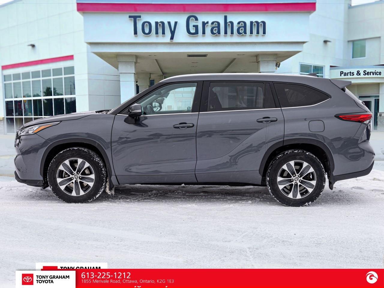 2020 Toyota Highlander XLE Photo2