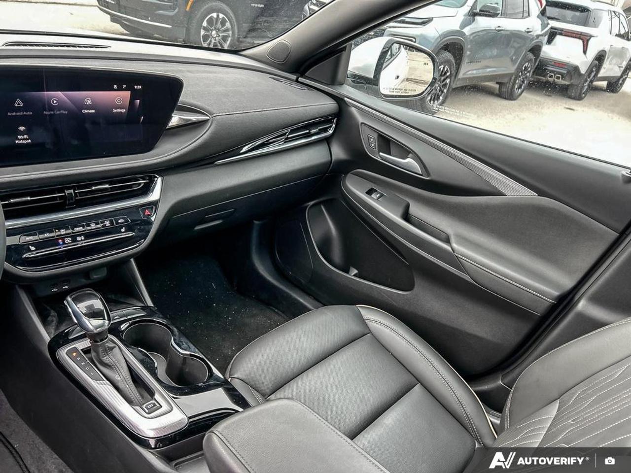 2024 Buick Envista Avenir HEATED SEATS | HEATED STEERING WHEEL | POWER LIFTG Photo