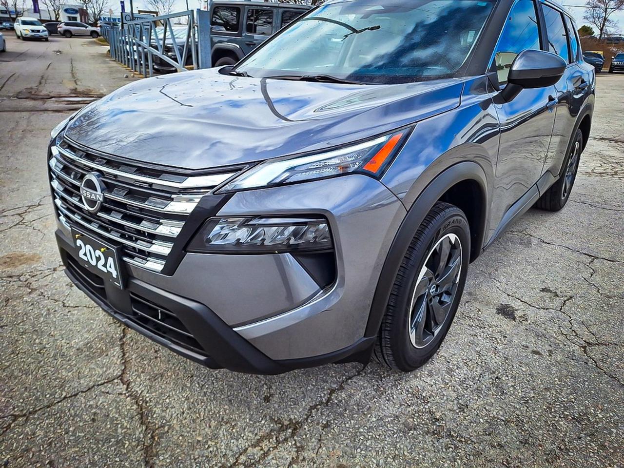 2024 Nissan Rogue  Photo3