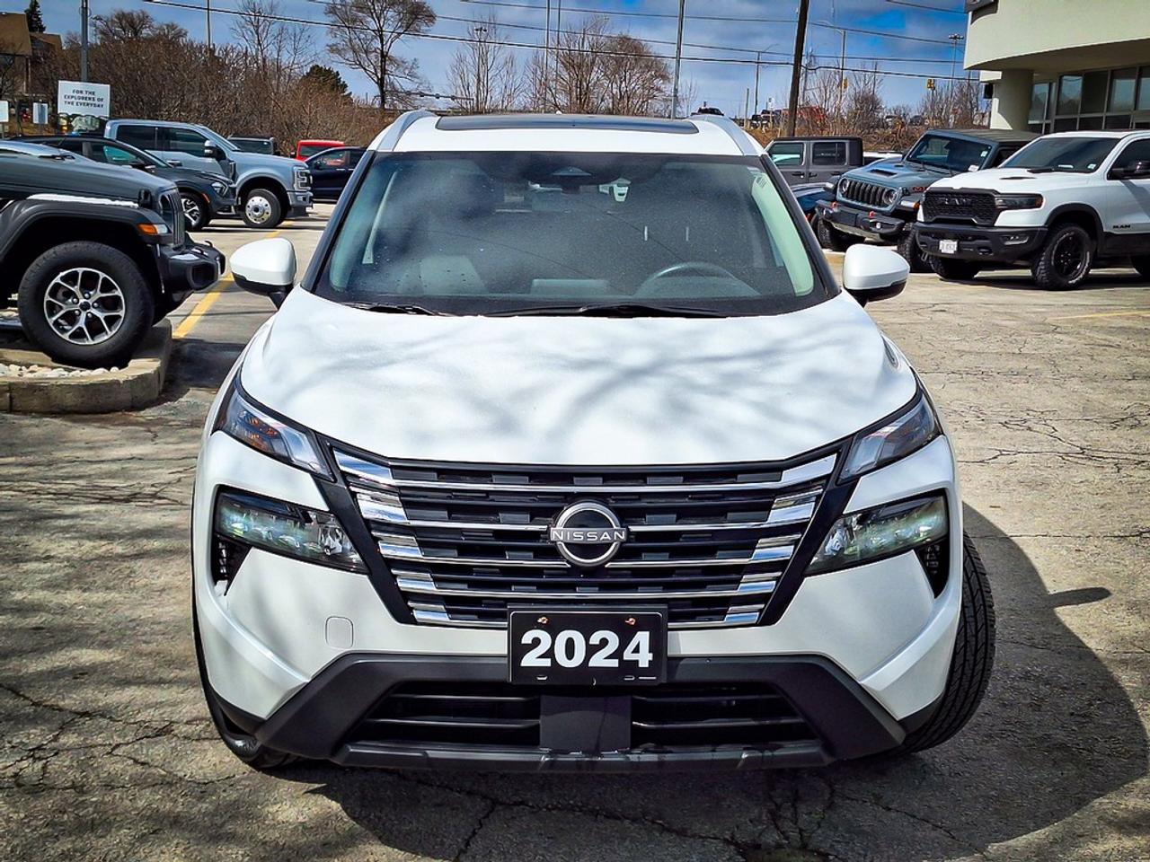 2024 Nissan Rogue  Photo2