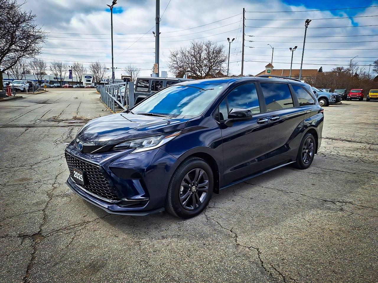 2025 Toyota Sienna  Photo