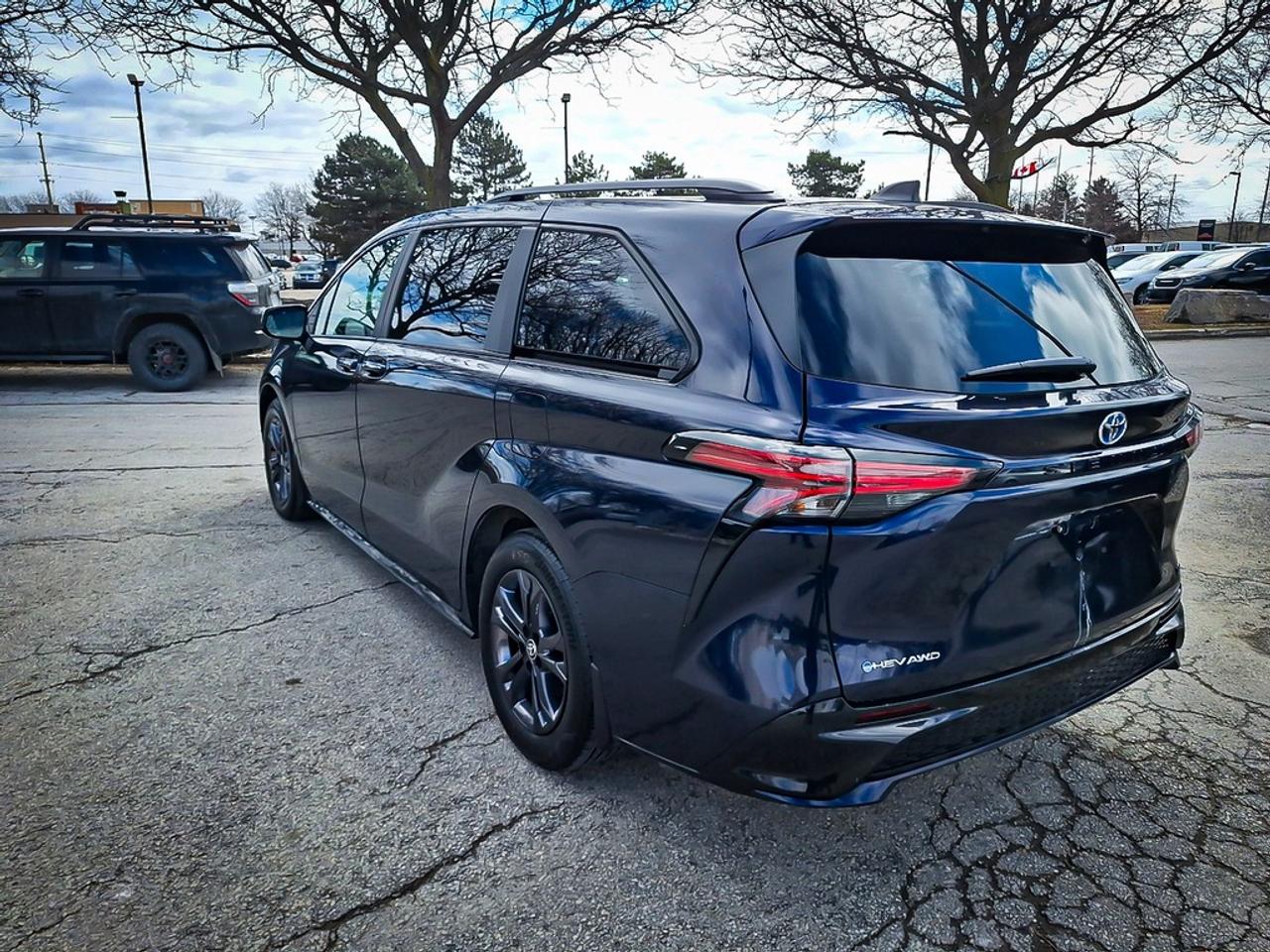 2025 Toyota Sienna  Photo