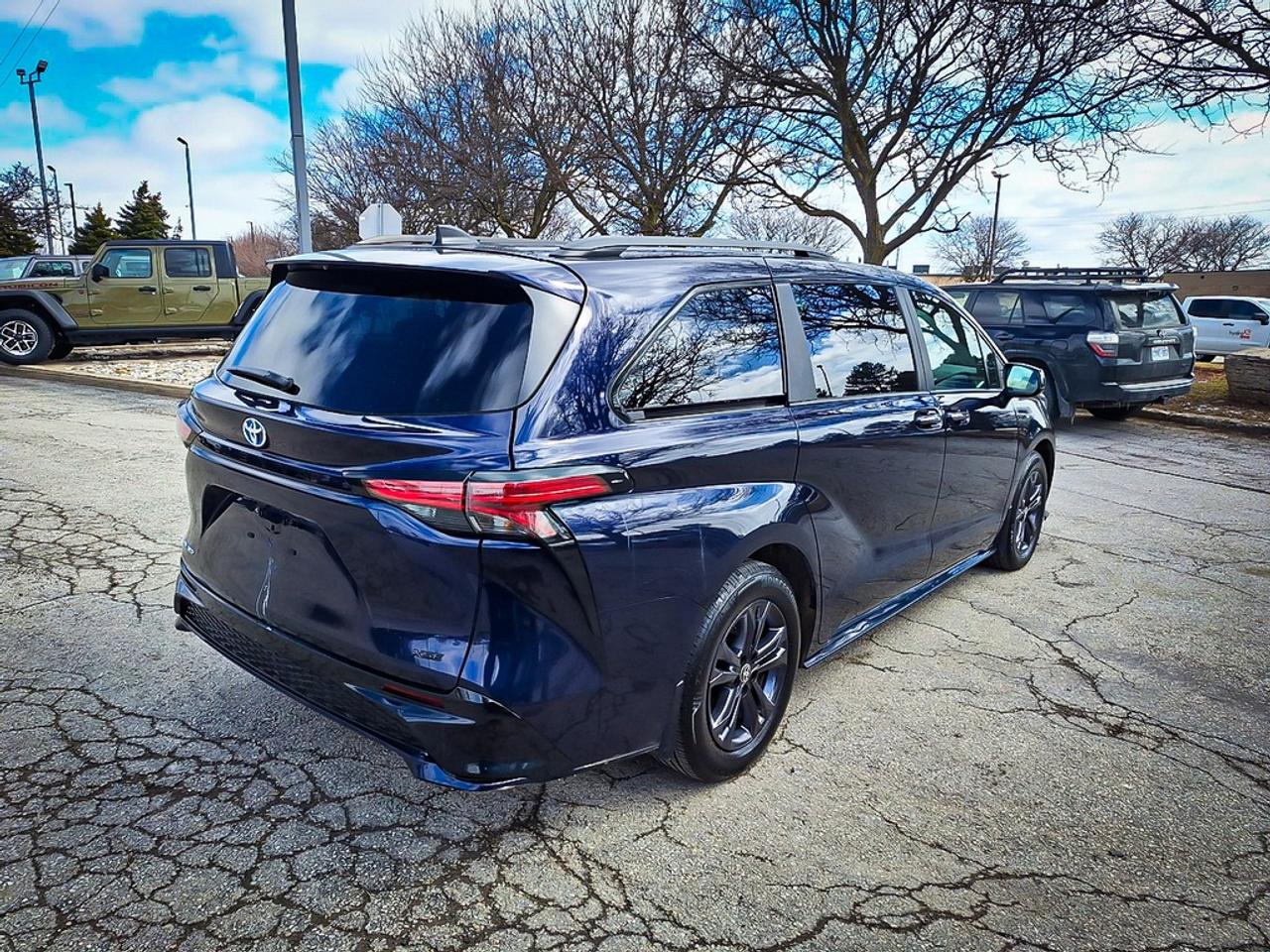 2025 Toyota Sienna  Photo