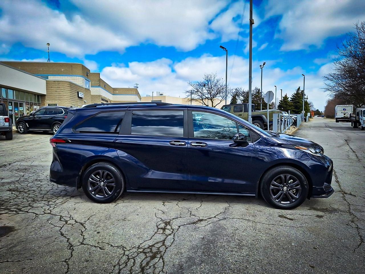 2025 Toyota Sienna  Photo