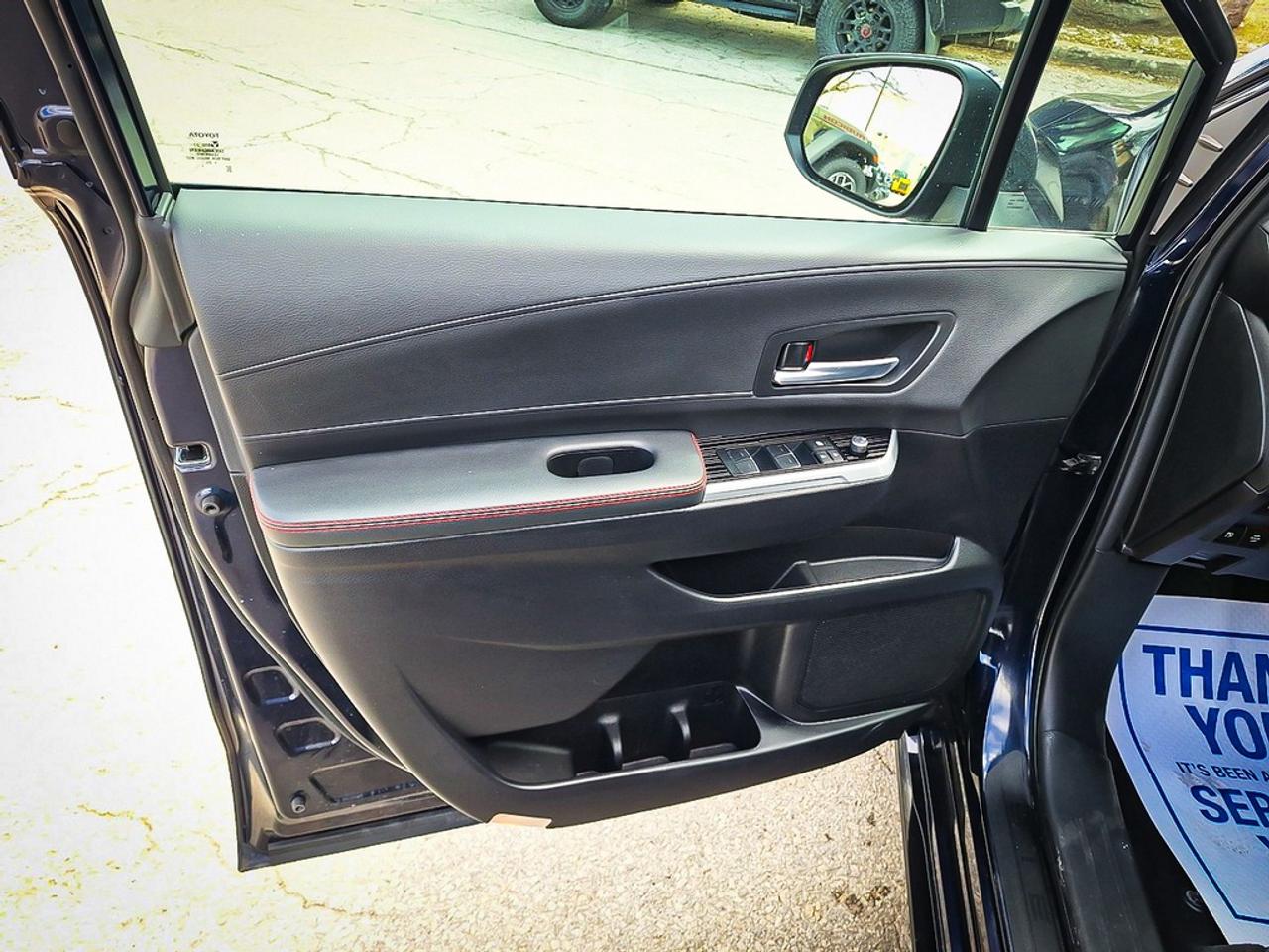 2025 Toyota Sienna  Photo