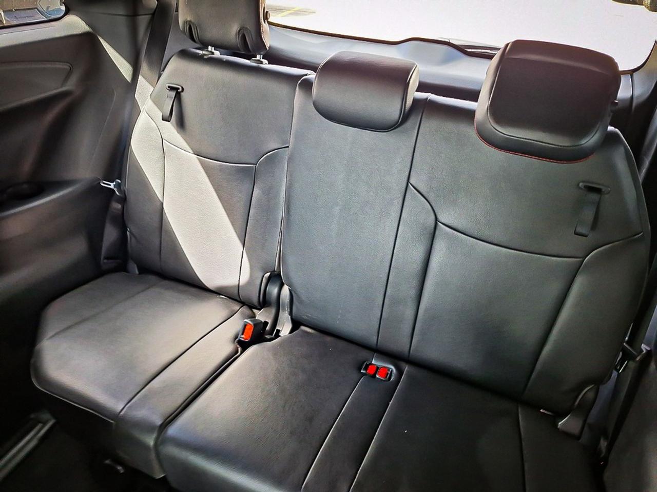 2025 Toyota Sienna  Photo