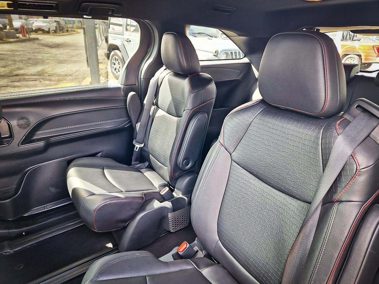 2025 Toyota Sienna  Photo