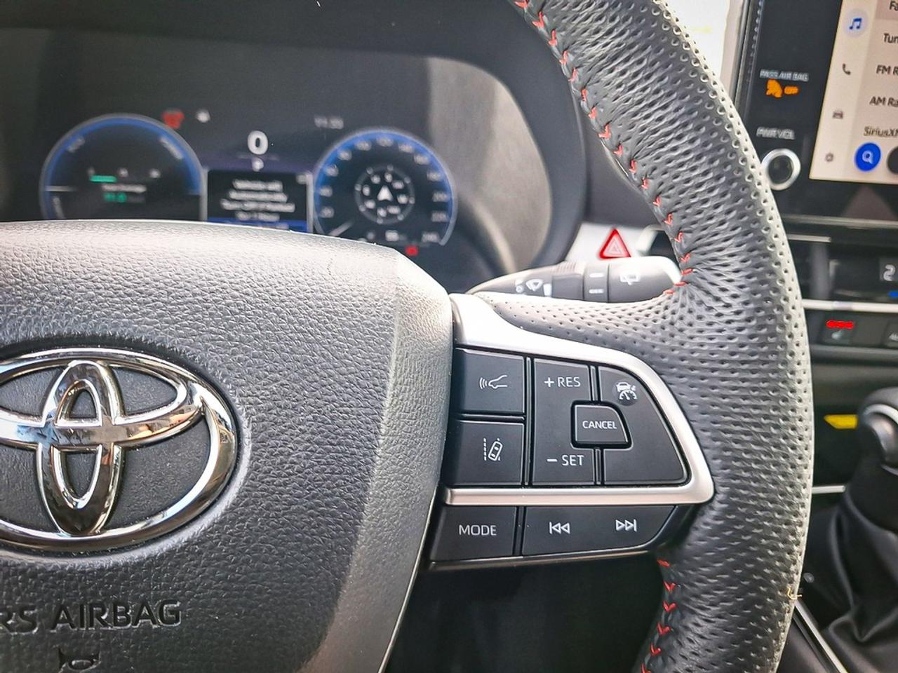 2025 Toyota Sienna  Photo