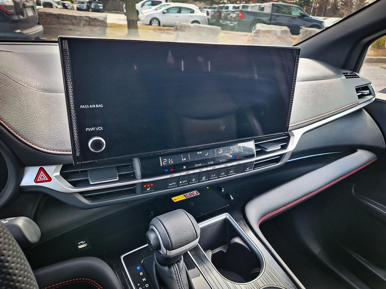 2025 Toyota Sienna  Photo