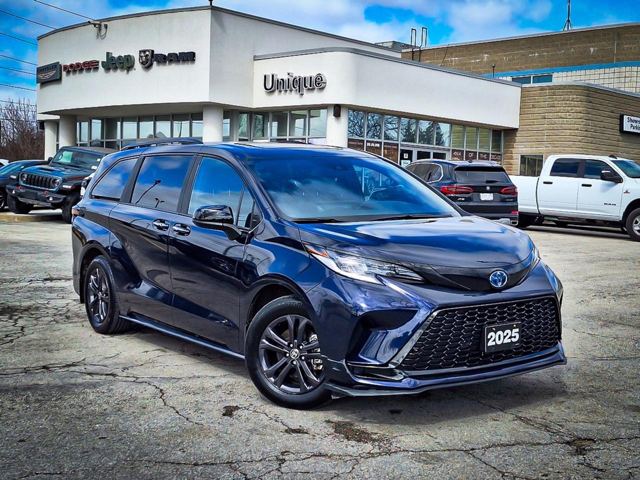 2025 Toyota Sienna  Photo