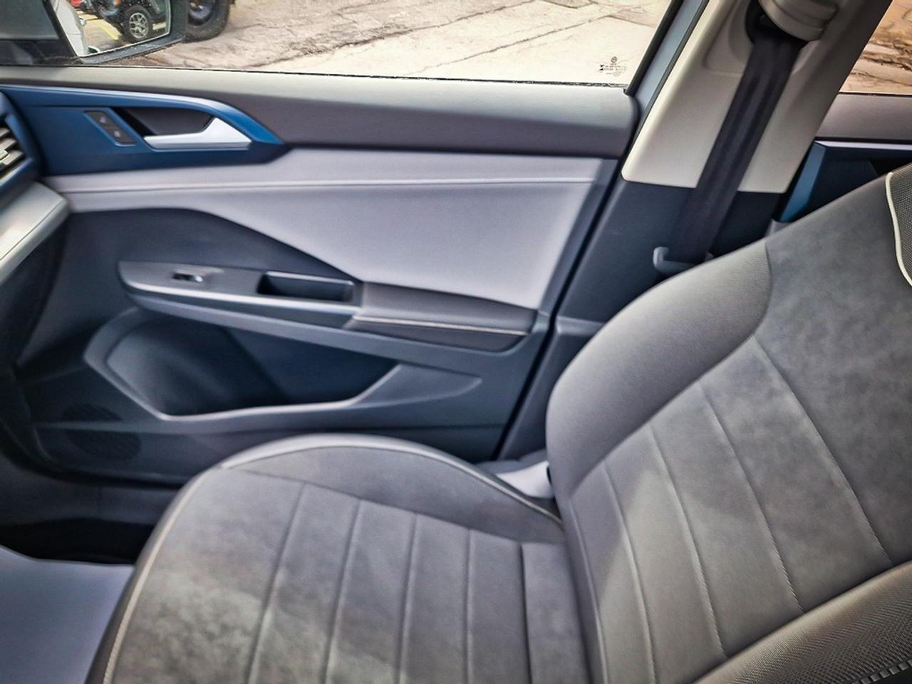 2024 Volkswagen Taos  Photo