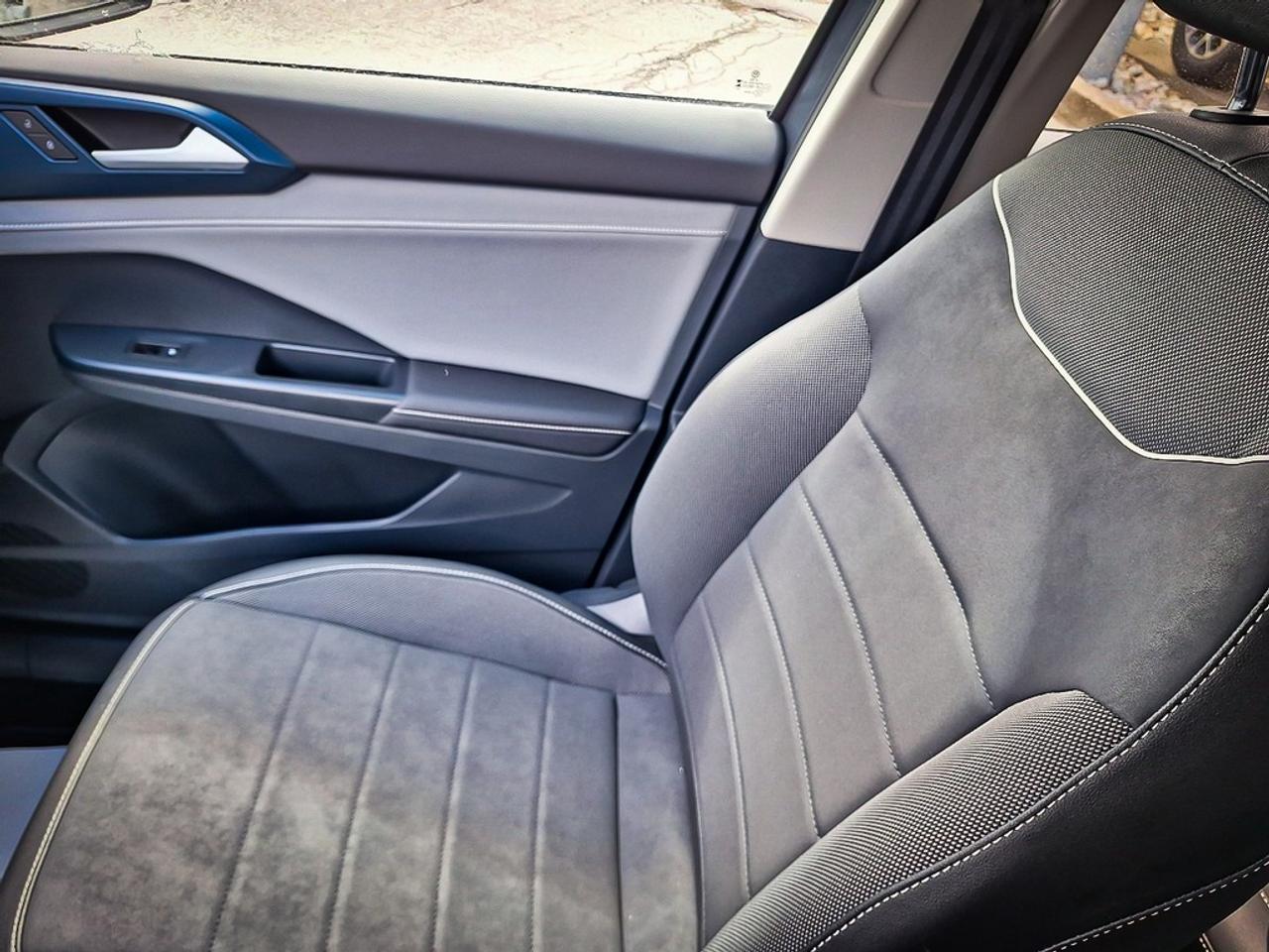 2024 Volkswagen Taos  Photo